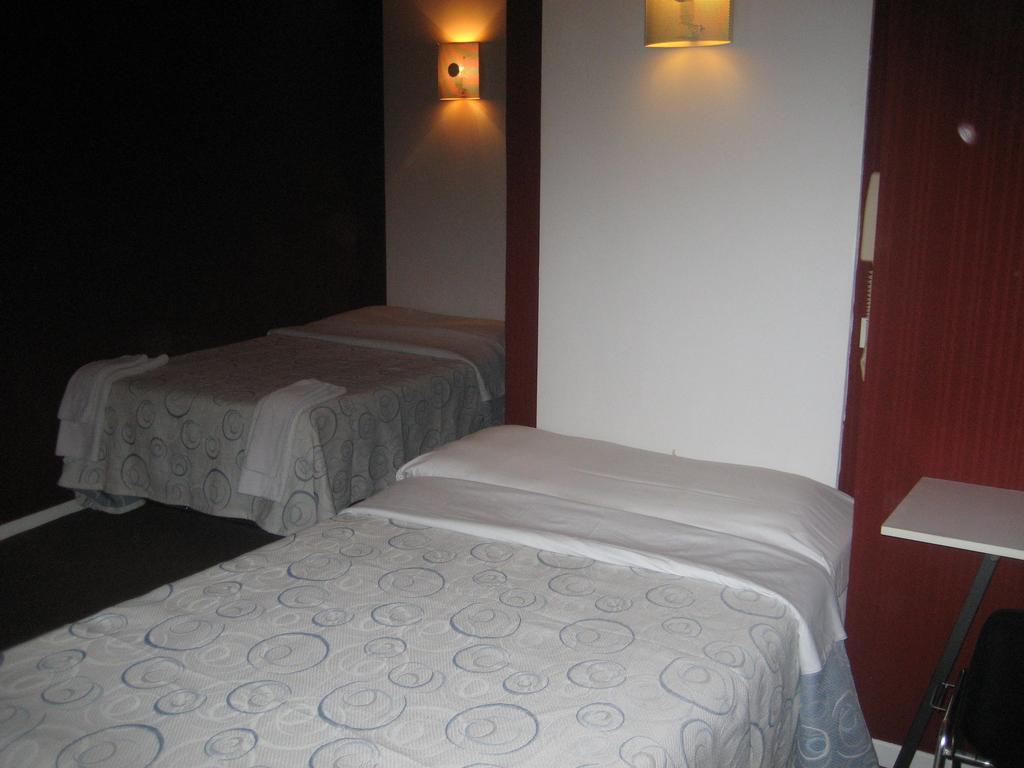 Hotel Meteore Párizs Kültér fotó