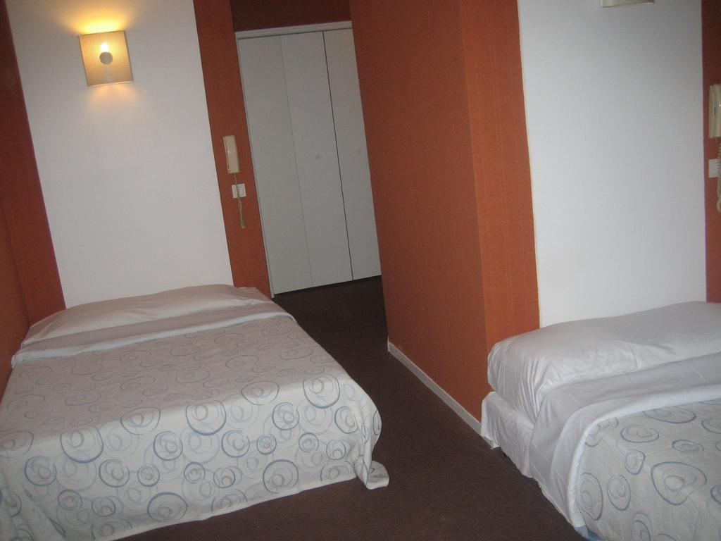 Hotel Meteore Párizs Szoba fotó